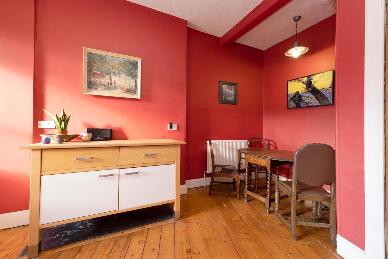 Joivy Old Town 1-Bed Apartment With Stunning Views Edimburgo Exterior foto