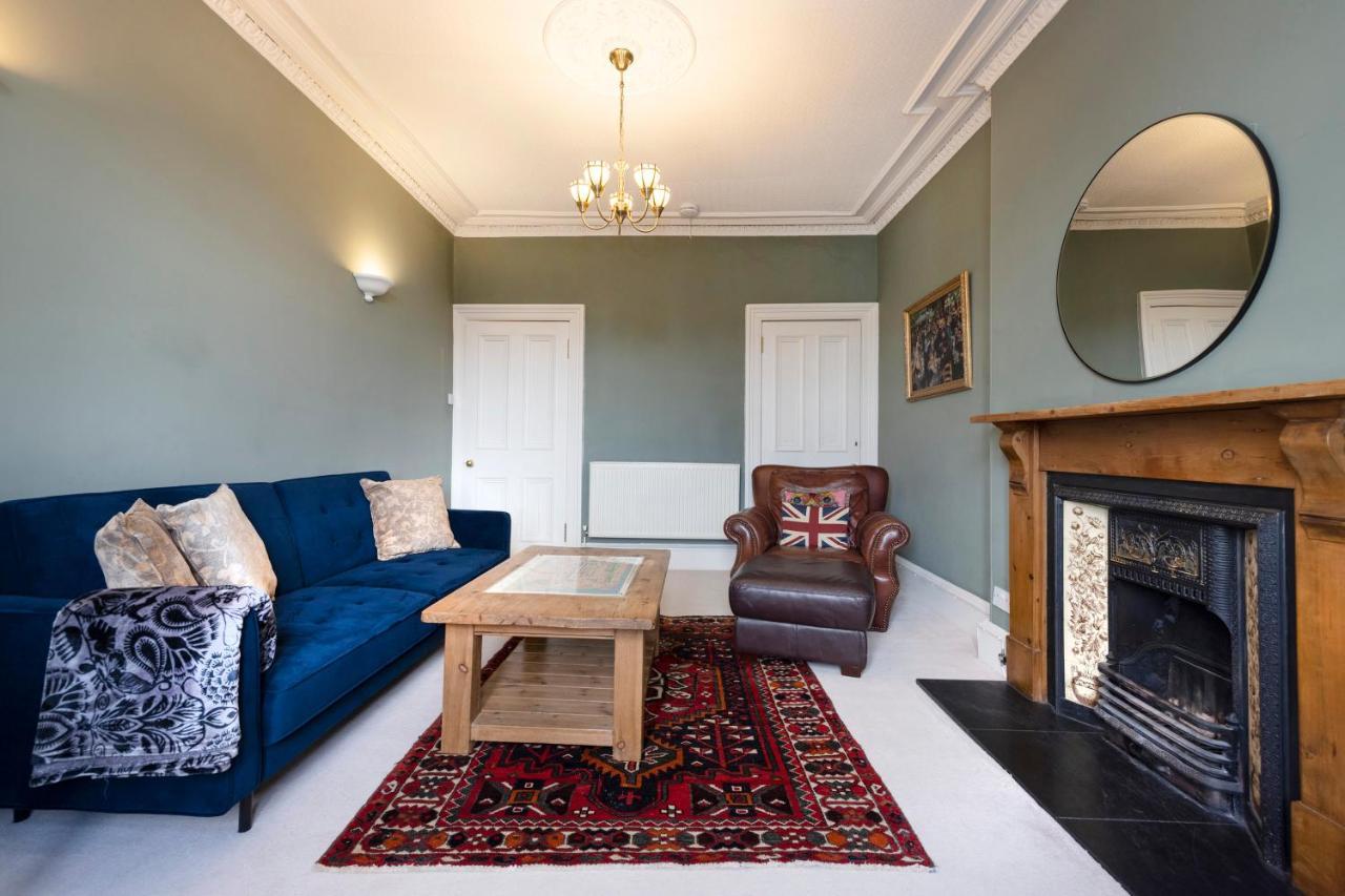 Joivy Old Town 1-Bed Apartment With Stunning Views Edimburgo Exterior foto