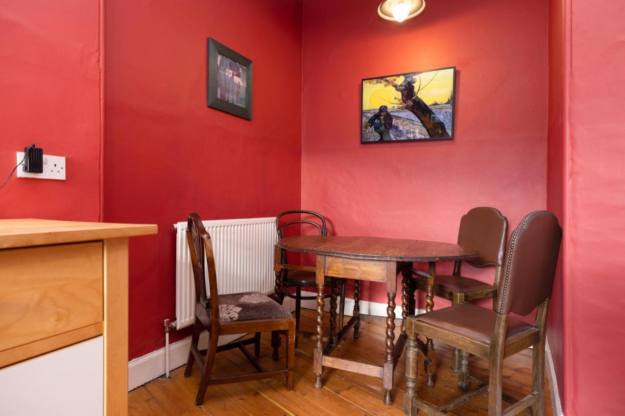 Joivy Old Town 1-Bed Apartment With Stunning Views Edimburgo Exterior foto